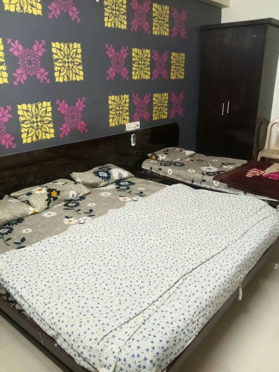 Triple bedroom